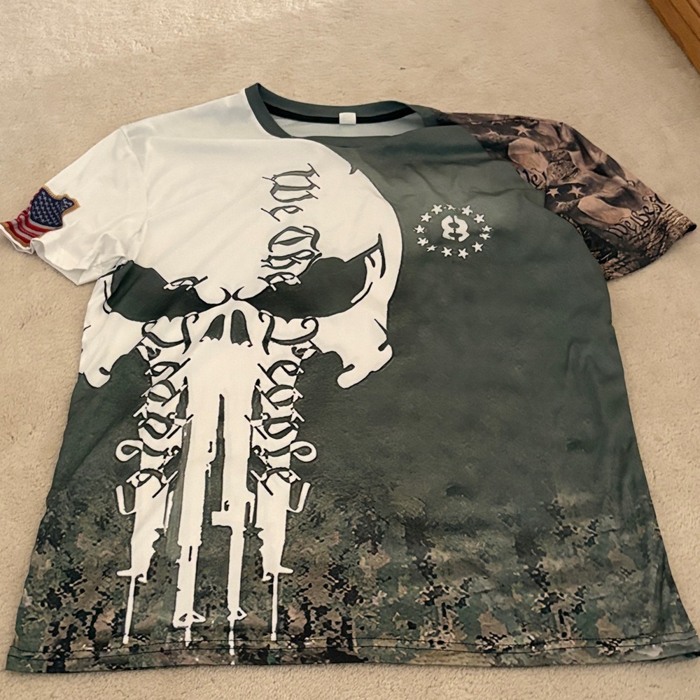 Men's Graphic Skull T-Shirt - Green and White